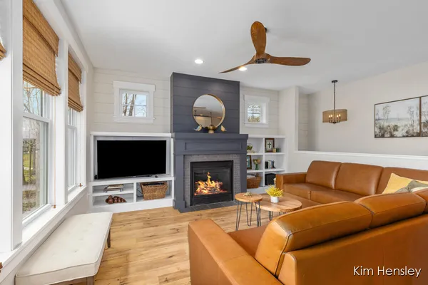 $636,000 | 12636 Point Drive, Gowen, MI 49326