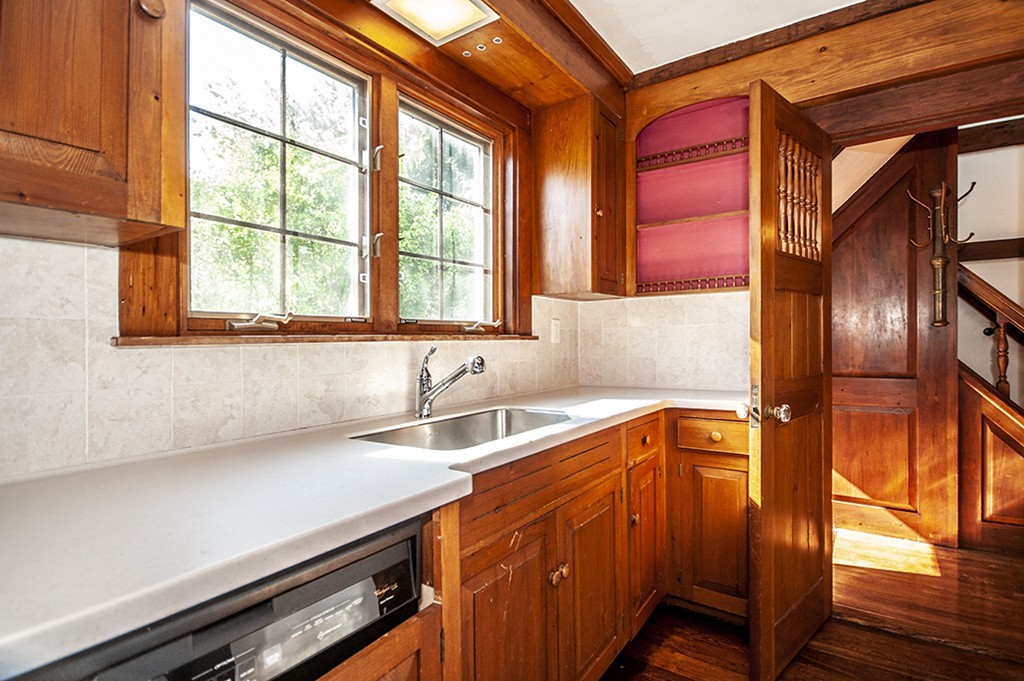 28 Ridgeway Street Quincy, MA 02170 - Photo 11 of 20 Gallery Image 11