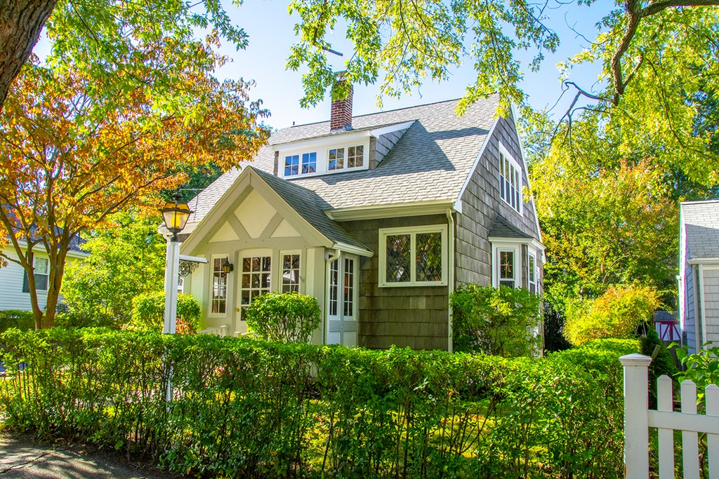 28 Ridgeway Street Quincy, MA 02170 - Photo 2 of 20 Gallery Image 2