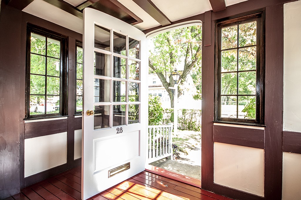 28 Ridgeway Street Quincy, MA 02170 - Photo 3 of 20 Gallery Image 3