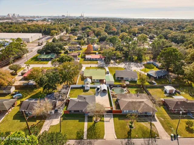 $179,000 | 4802 Lanier Avenue, Pascagoula, MS 39581