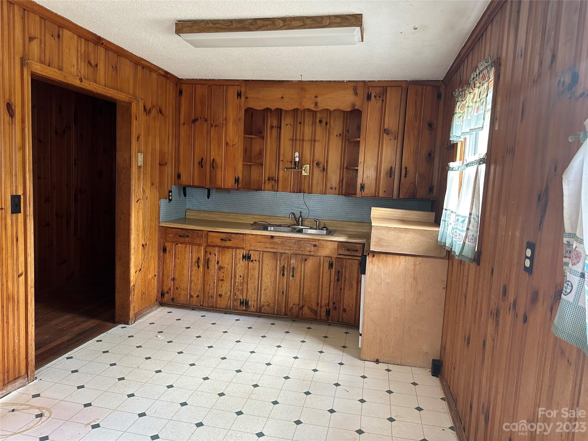 1610 Mayberry Road Dallas, NC 28034 - Photo 3 of 8 Gallery Image 3