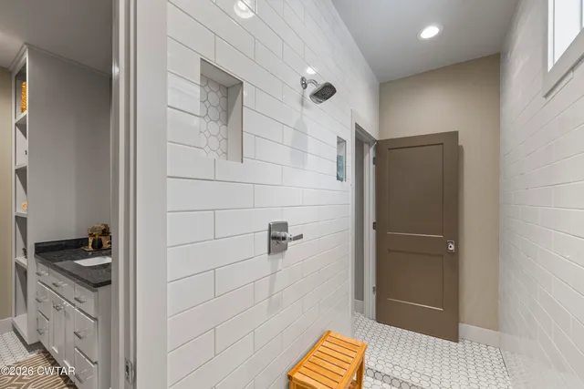 $695,000 | 140 Lakewood Drive, Lexington, TN 38351