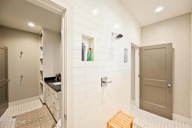 $695,000 | 140 Lakewood Drive, Lexington, TN 38351