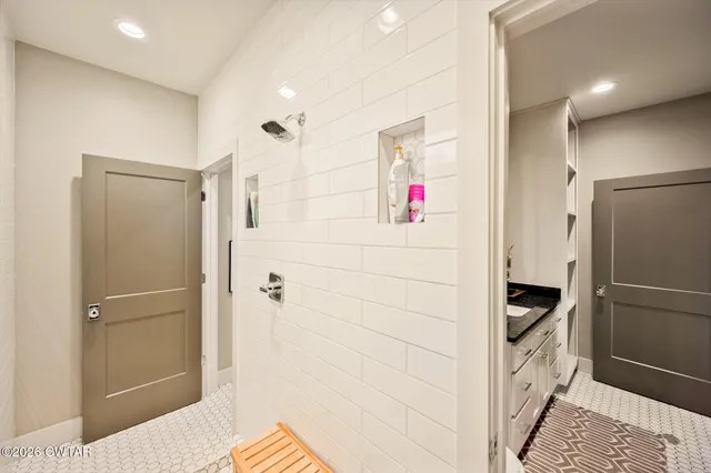 $695,000 | 140 Lakewood Drive, Lexington, TN 38351