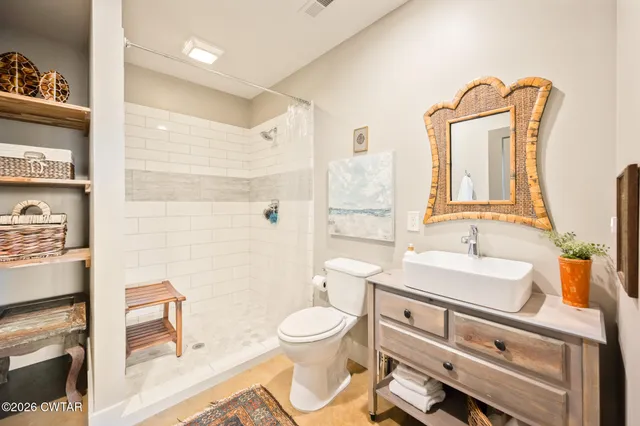 $695,000 | 140 Lakewood Drive, Lexington, TN 38351