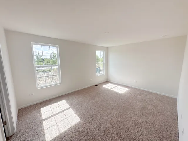 a view of empty room with window