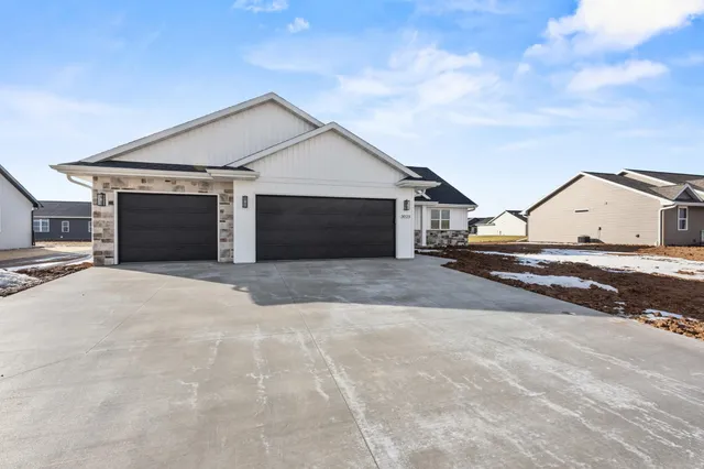 $499,000 | 3023 Woodward Way, De Pere, WI 54115