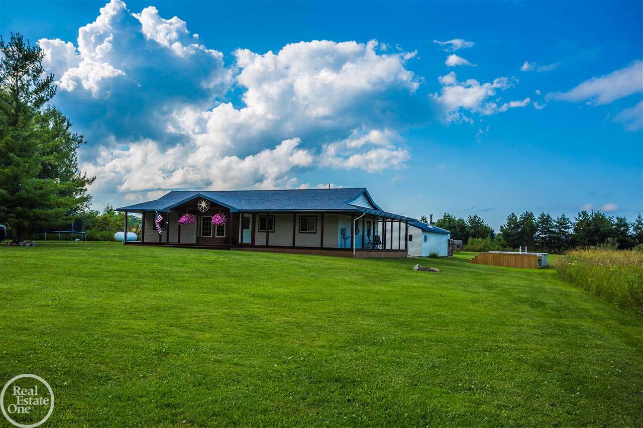 8290 Beard Road Avoca, MI 48006 - Photo 4 of 65