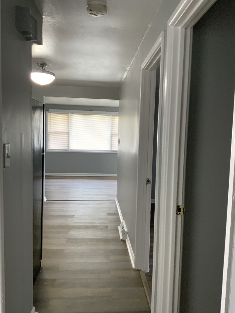 11634 South May Street Chicago, IL 60643 - Photo 4 of 9 a view of entryway