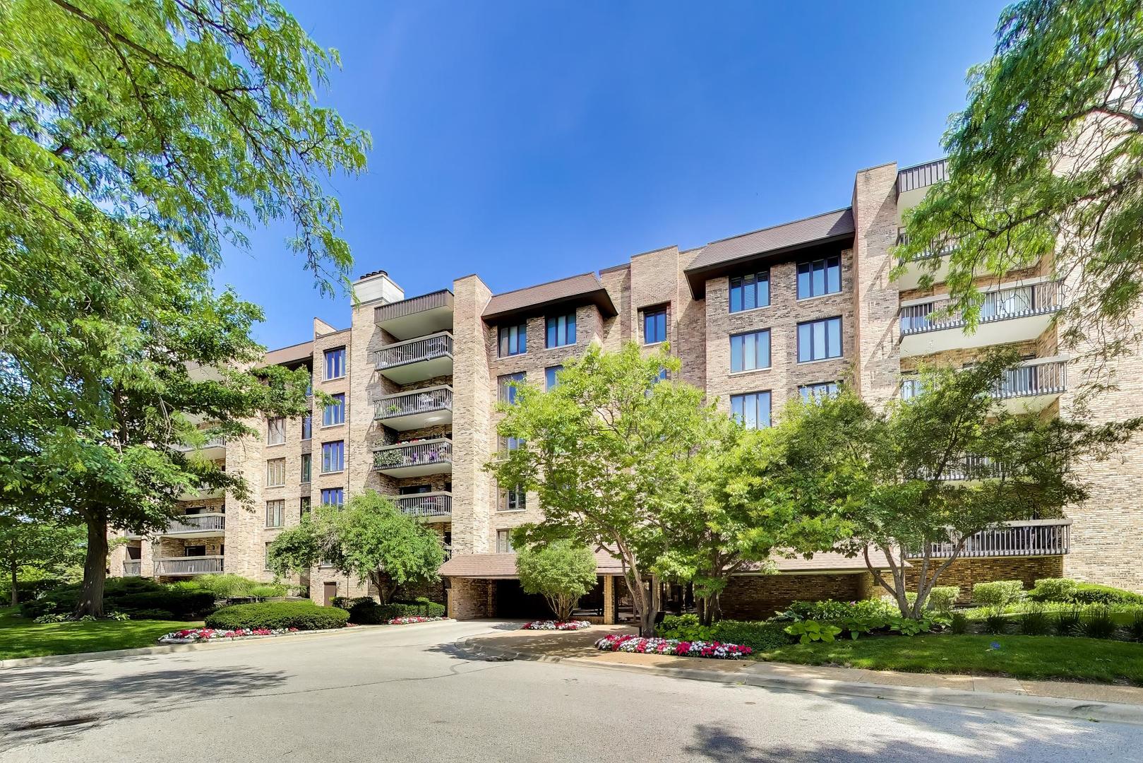 3860 Mission Hills Road, Unit 416 Northbrook, IL 60062 - Photo 1 of 30