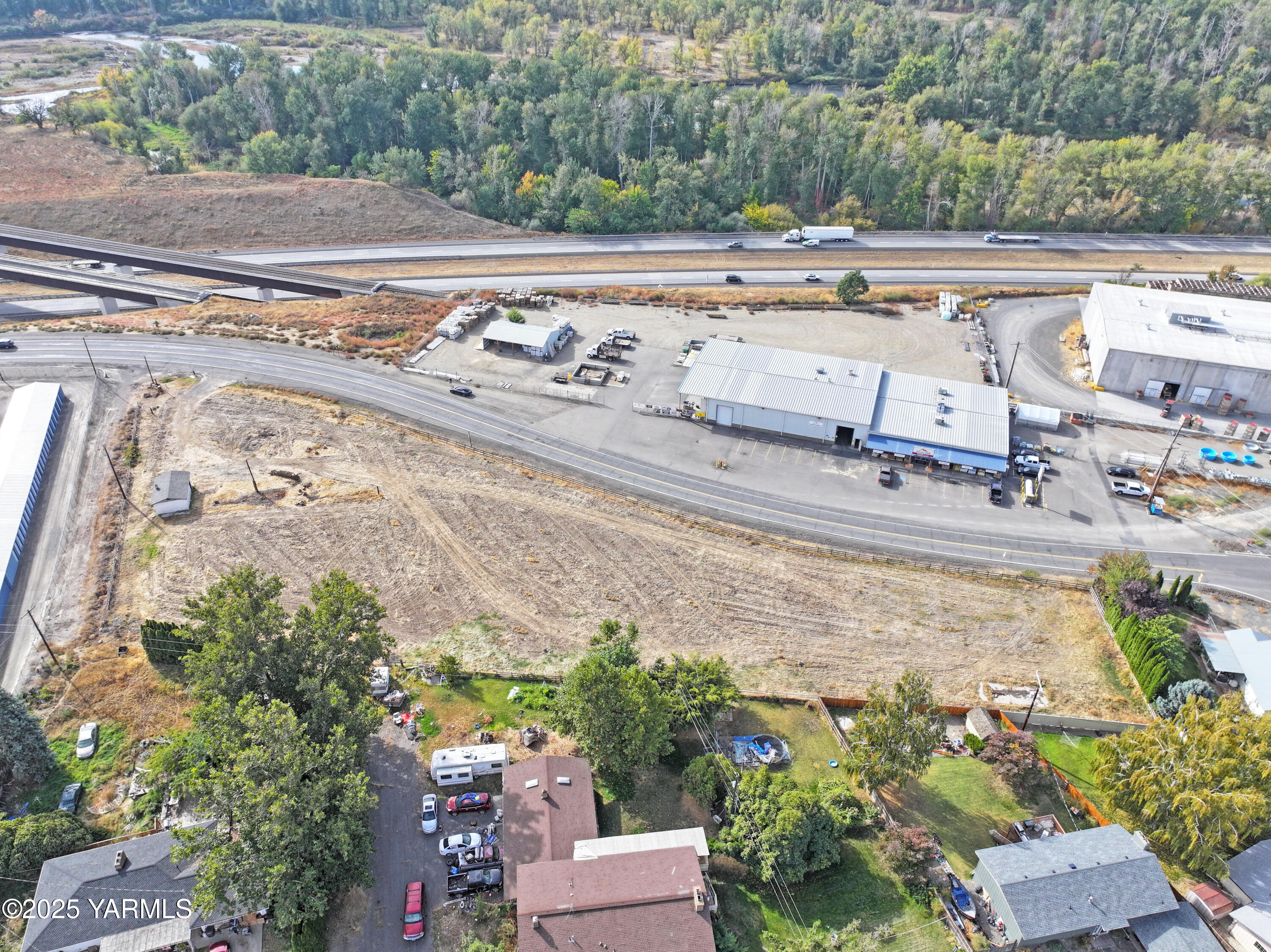 1502 Kagley Way Zillah, WA 98953 - Photo 5 of 9 an aerial view of a yard with outdoor space