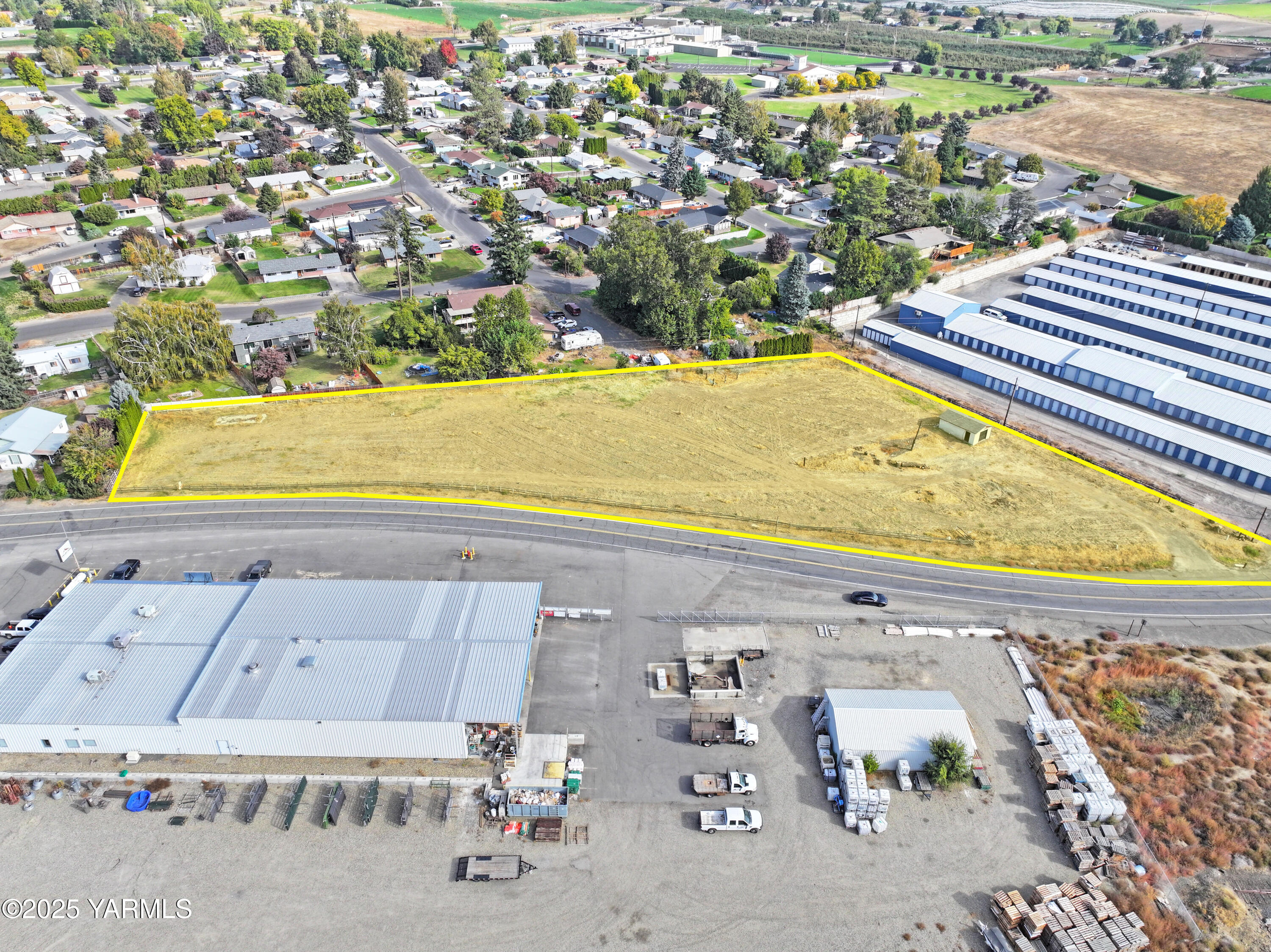 1502 Kagley Way Zillah, WA 98953 - Photo 8 of 9 view of a city