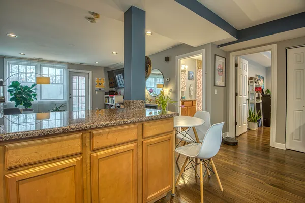 $320,000 | 5232 North Campbell Avenue, Unit 1A, Chicago, IL 60625