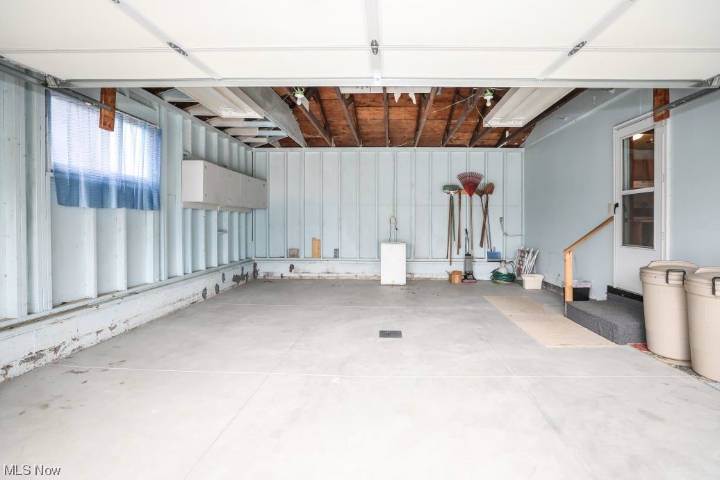 3641 Longfield Road Ravenna, OH 44266 - Photo 12 of 32 View of garage