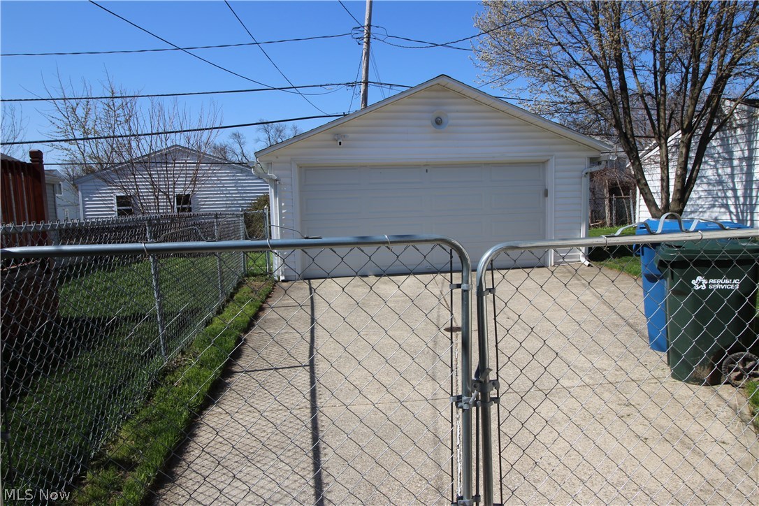 8103 Springdale Avenue Parma, OH 44129 - Photo 22 of 23