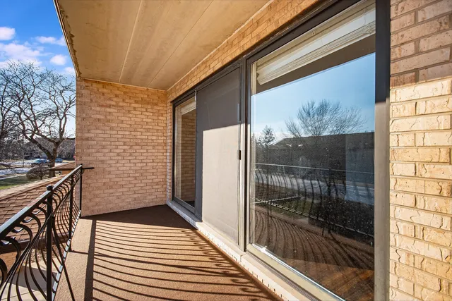 $240,000 | 8336 160th Place, Unit 2E, Tinley Park, IL 60477