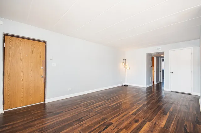 $240,000 | 8336 160th Place, Unit 2E, Tinley Park, IL 60477