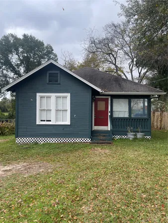 $1,200 | 707 Avenue J, Huntsville, TX 77320