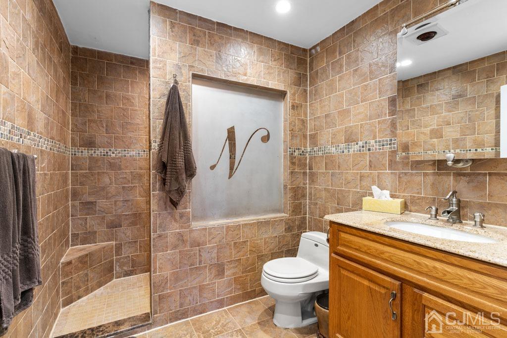 436 Tennent Road Morganville, NJ 07751 - Photo 17 of 36 Master Bath
