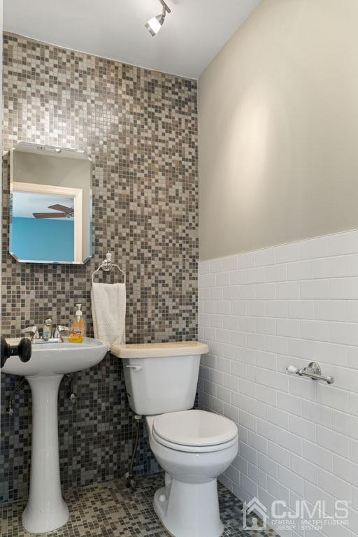 436 Tennent Road Morganville, NJ 07751 - Photo 20 of 36 1/2 bath in bedroom