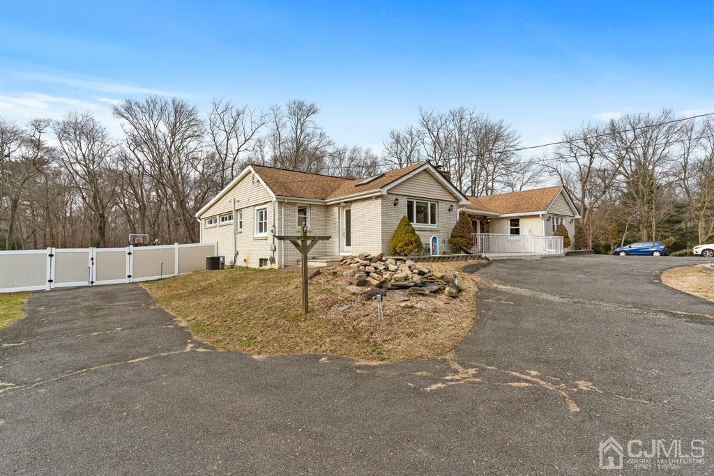 436 Tennent Road Morganville, NJ 07751 - Photo 4 of 36 Gallery Image 4