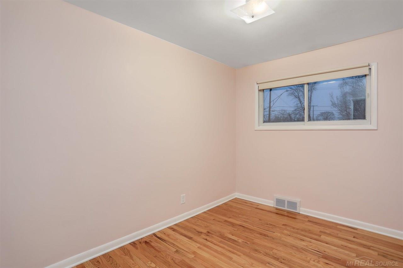 109 Fraser Street Rochester, MI 48307 - Photo 21 of 33 50062544-20.JPG
