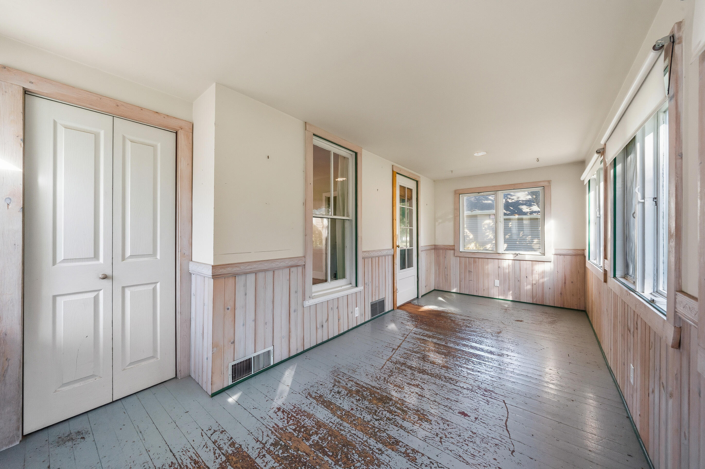 525 Spring Street Lake Geneva, WI 53147 - Photo 3 of 29 525 Spring St-13