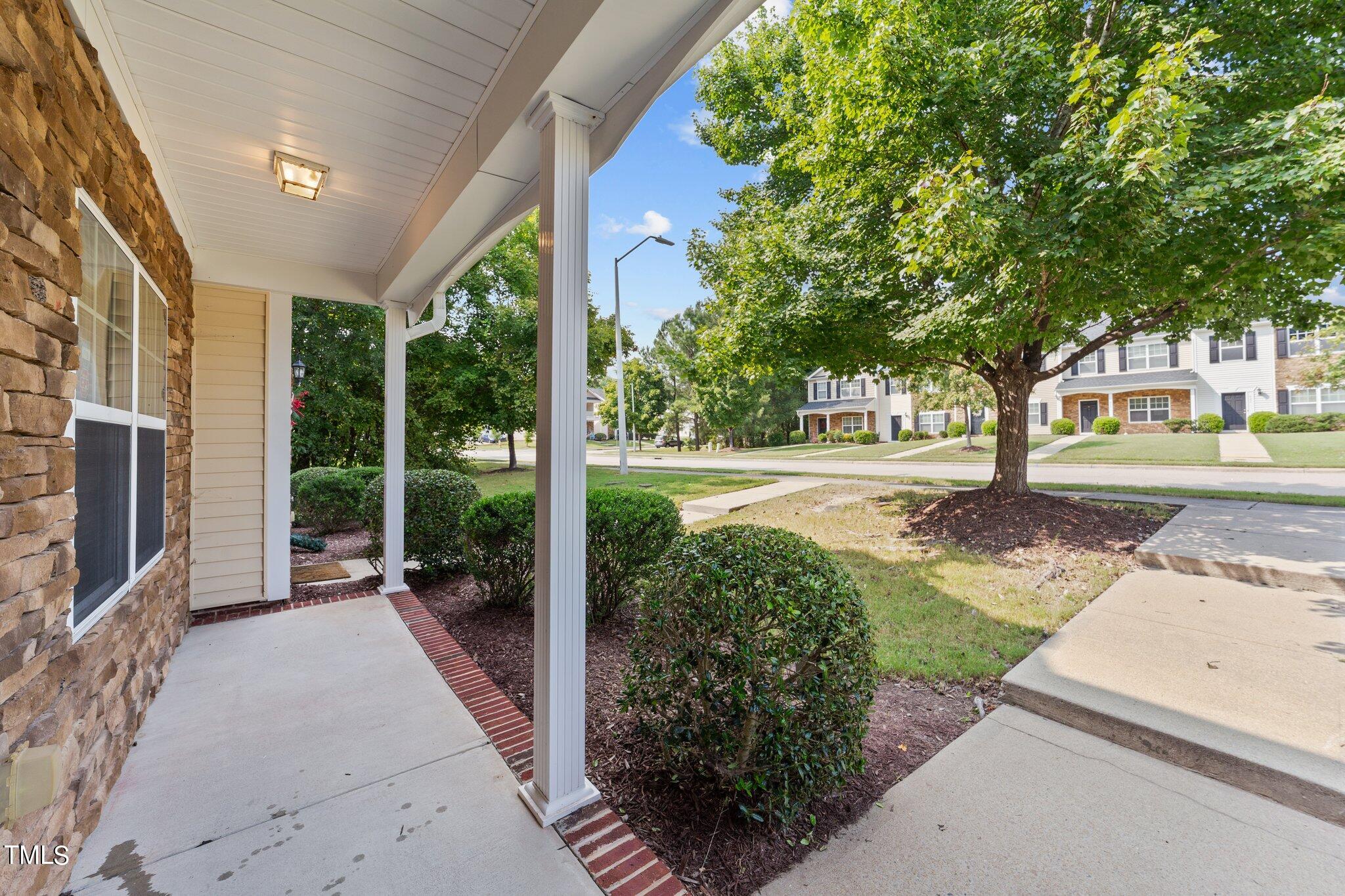 625 Laurens Way Knightdale, NC 27545 - Photo 2 of 22 39-web-or-mls-VB4A9826