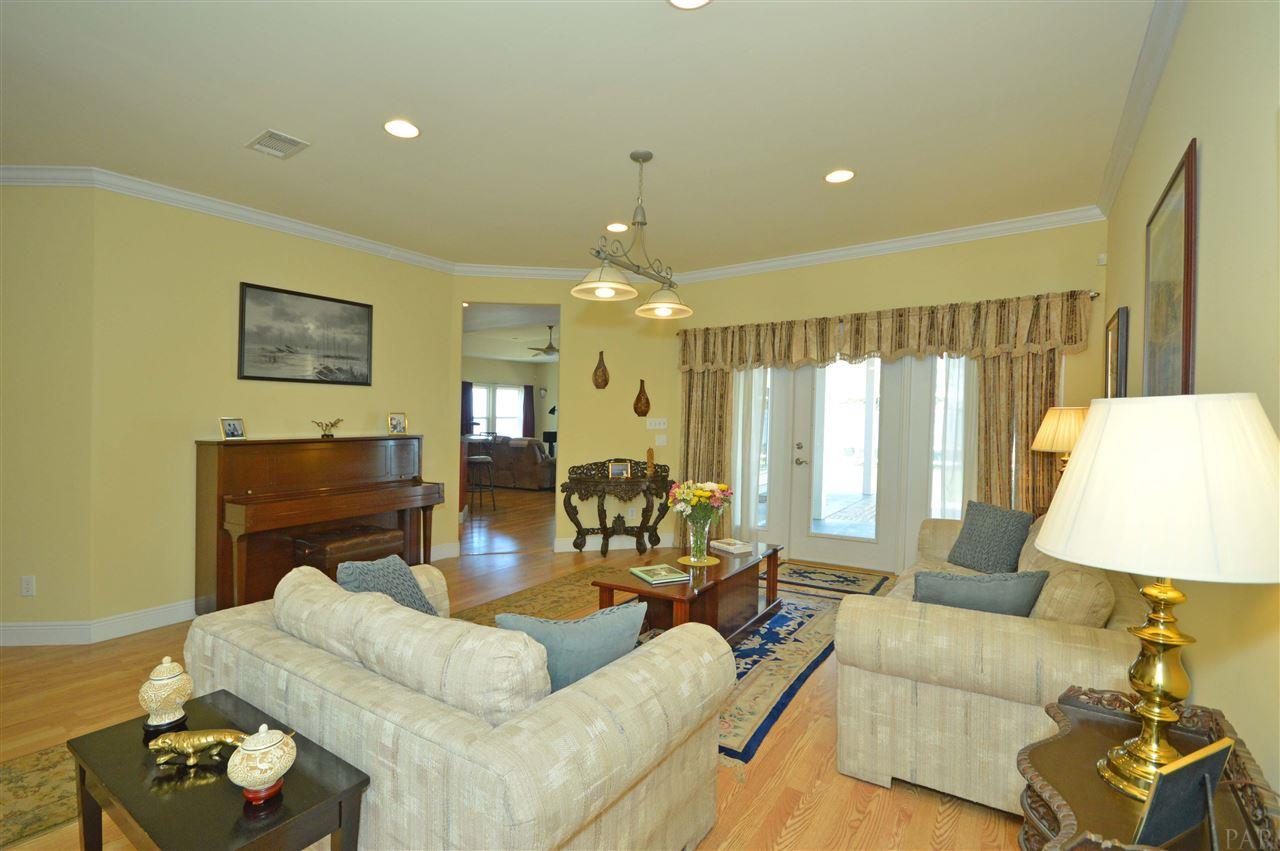 977 Dolphin Road Milton, FL 32583 - Photo 13 of 49 Gallery Image 13