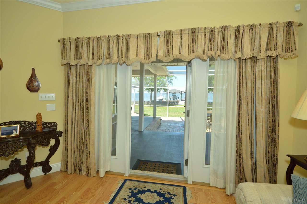 977 Dolphin Road Milton, FL 32583 - Photo 15 of 49 Gallery Image 15