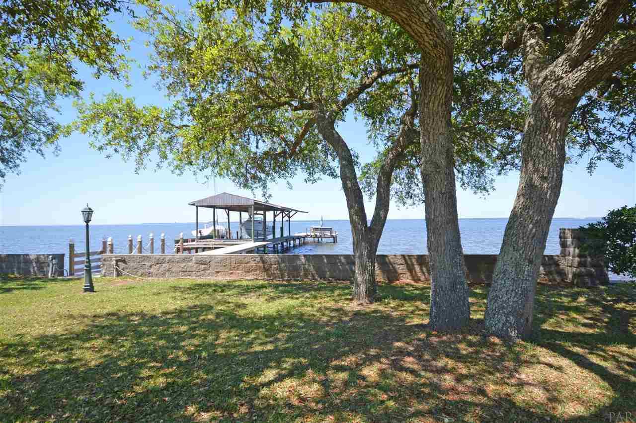 977 Dolphin Road Milton, FL 32583 - Photo 7 of 49 Gallery Image 7
