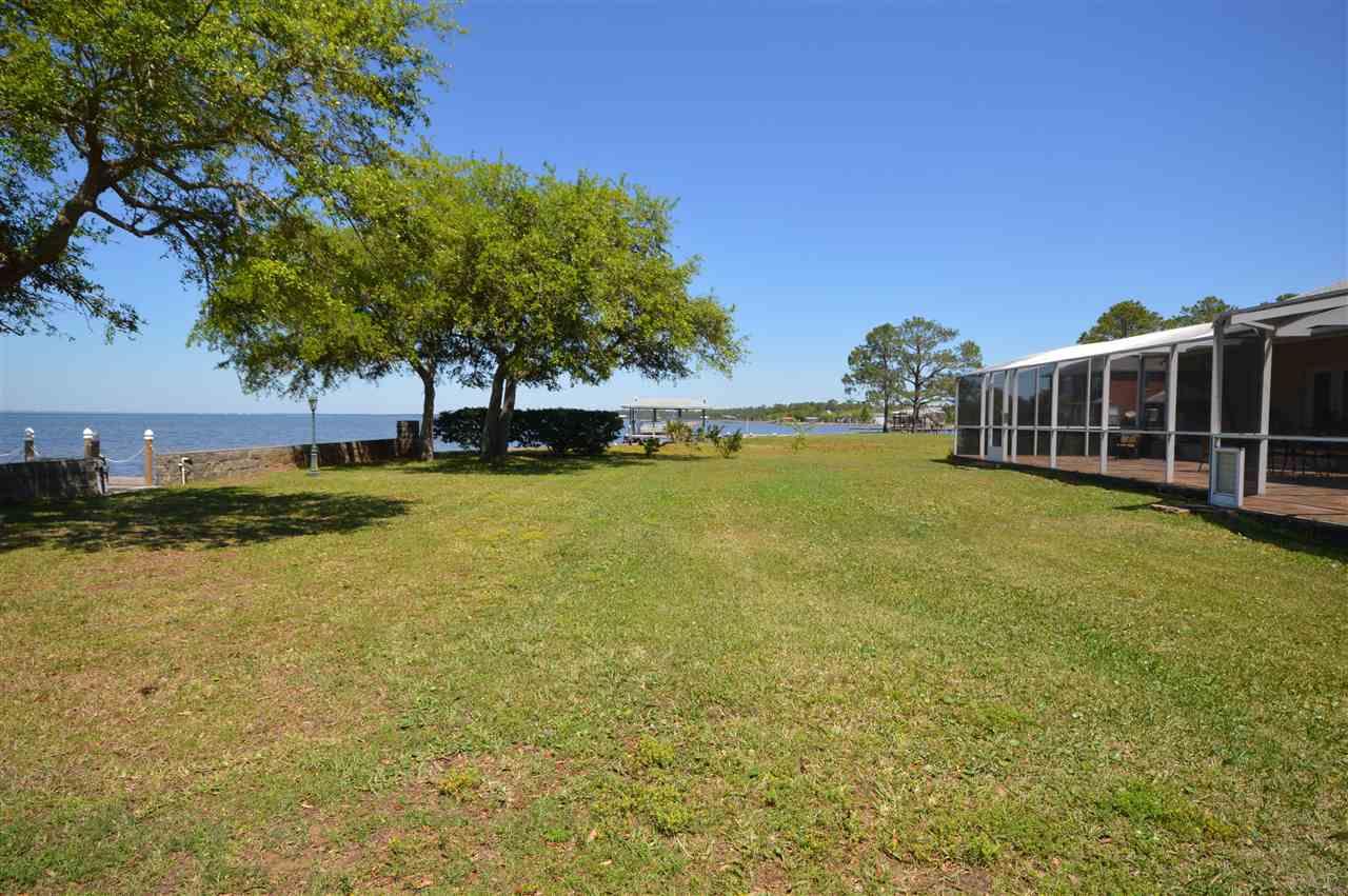 977 Dolphin Road Milton, FL 32583 - Photo 10 of 49 Gallery Image 10
