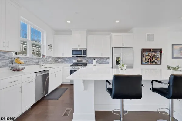 $775,001 | 14 Coogan Court, Morris Plains, NJ 07950