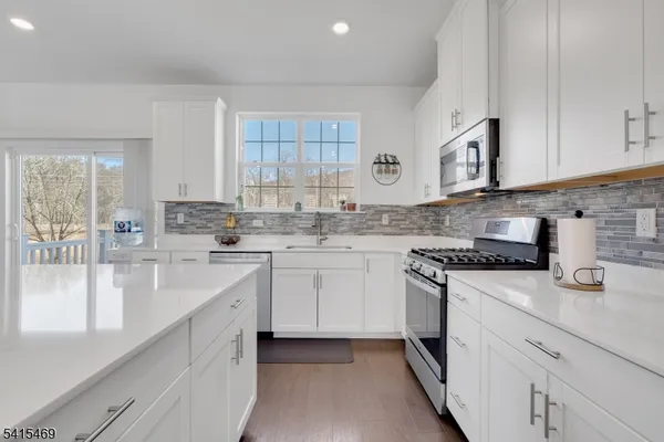 $775,001 | 14 Coogan Court, Morris Plains, NJ 07950