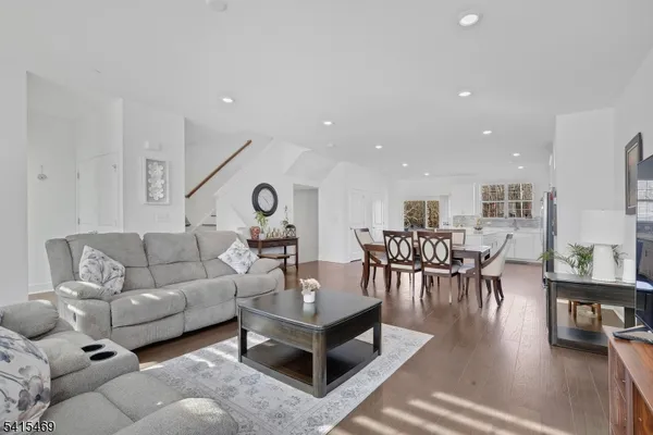 $775,001 | 14 Coogan Court, Morris Plains, NJ 07950