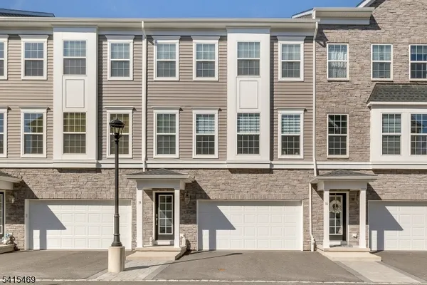 $775,001 | 14 Coogan Court, Morris Plains, NJ 07950