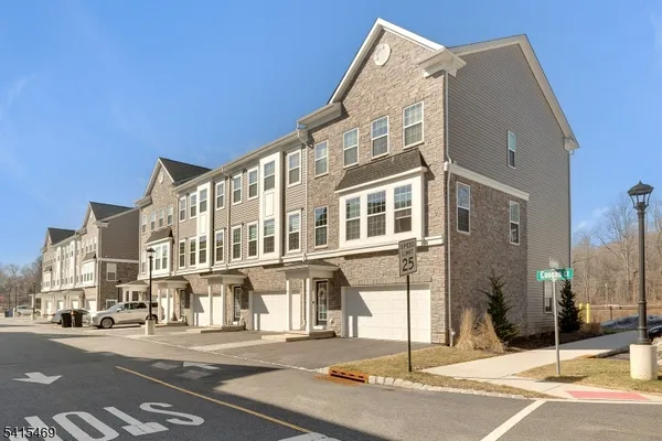 $775,001 | 14 Coogan Court, Morris Plains, NJ 07950