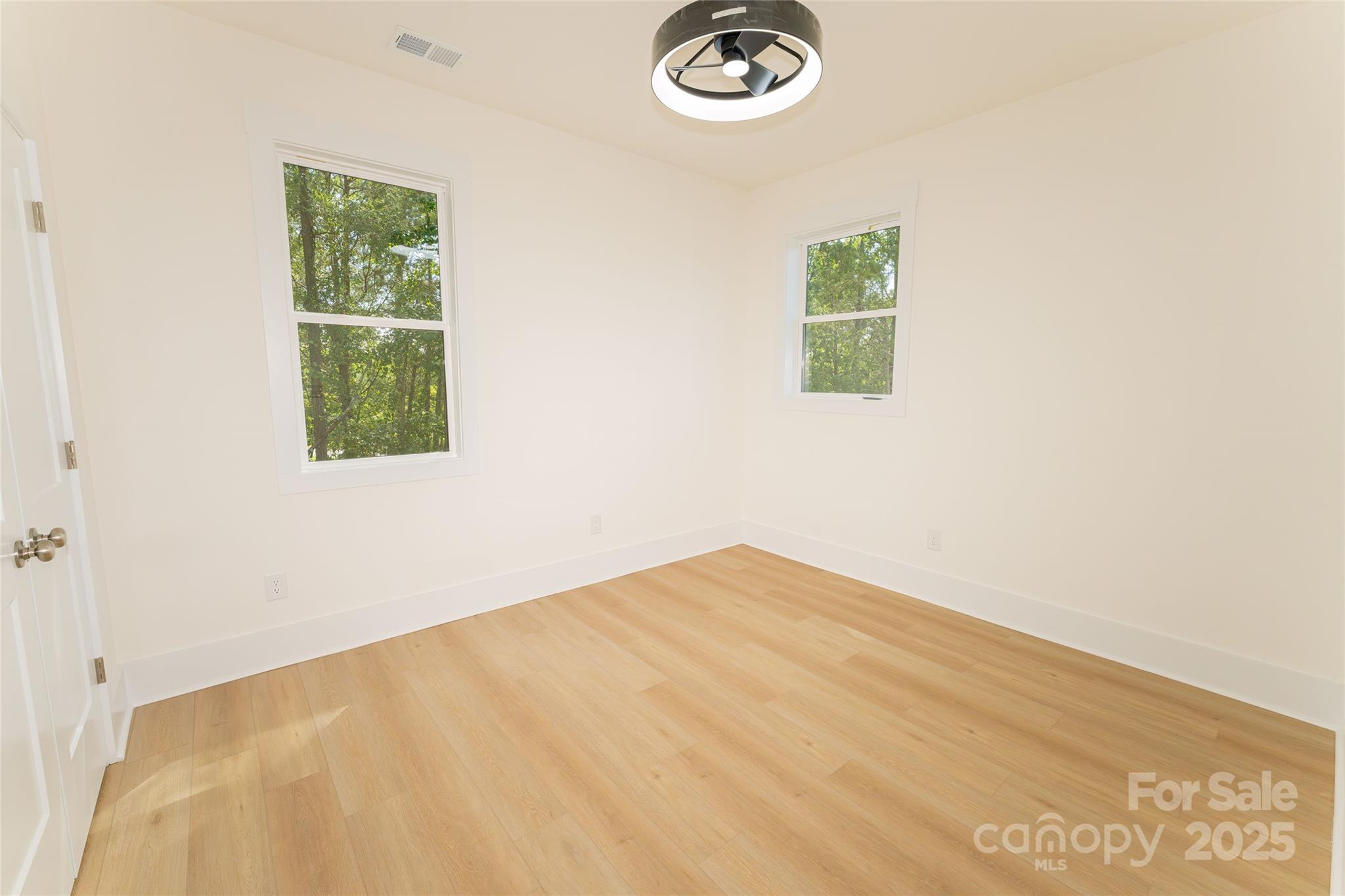 9818 Hood Road Charlotte, NC 28215 - Photo 28 of 35 Gallery Image 28