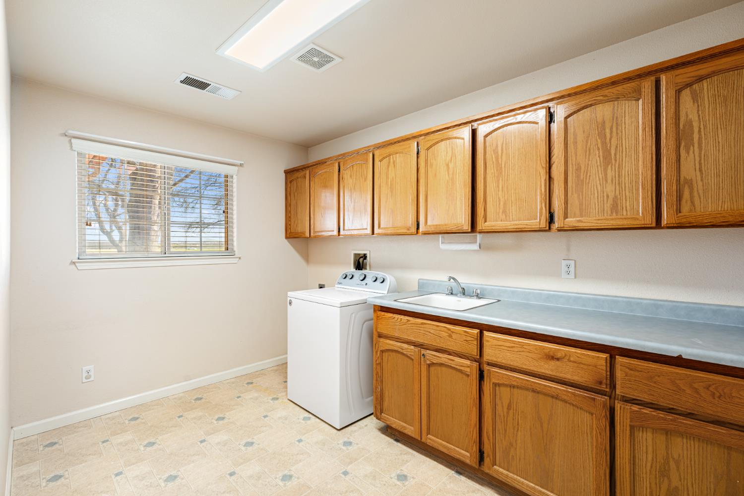 14304 Huntington Road Madera, CA 93636 - Photo 14 of 33