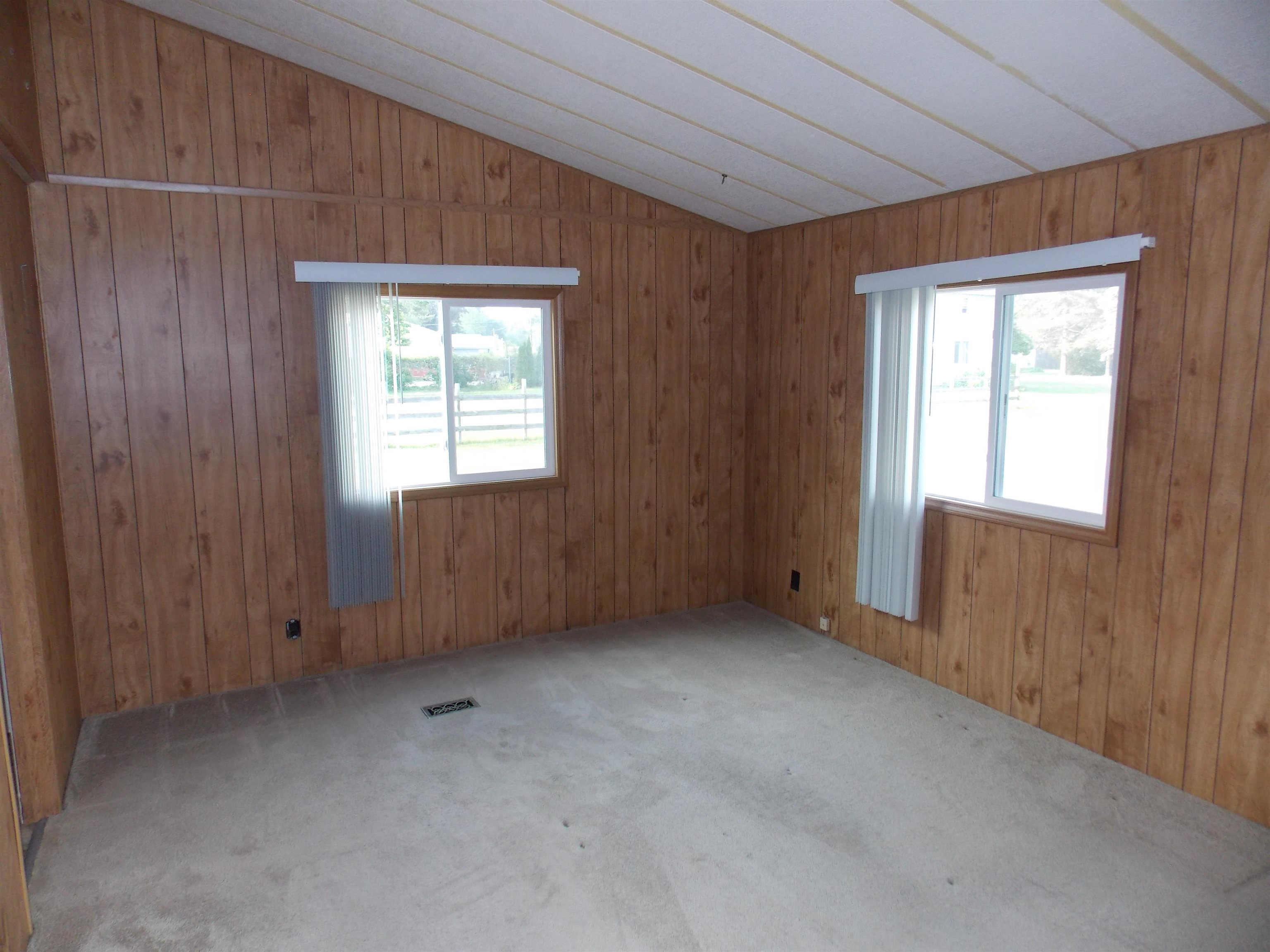 8571 North Seymour Road Flushing, MI 48433 - Photo 17 of 27