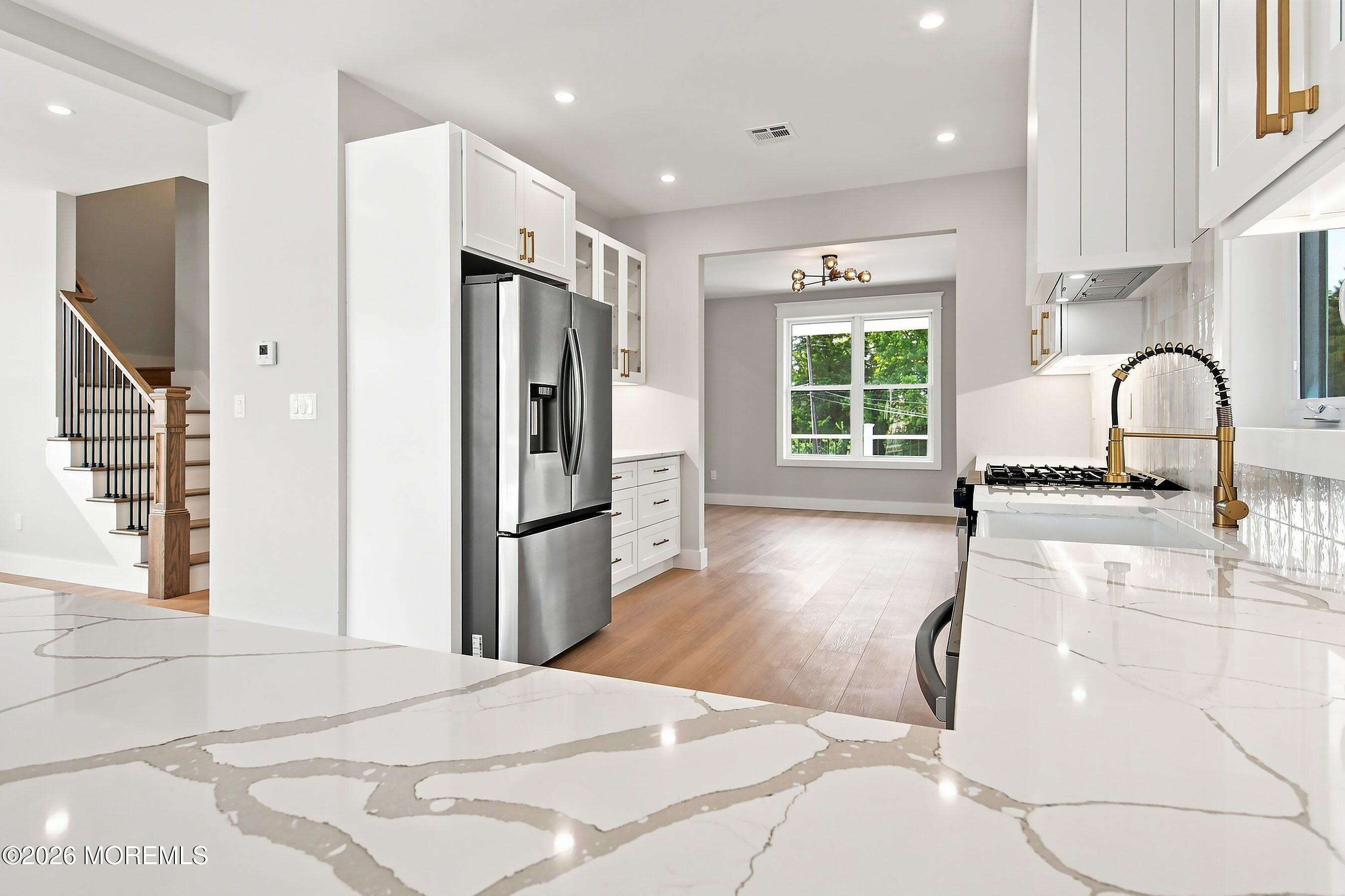 94 Pinewood Road Toms River, NJ 08753 - Photo 13 of 48 10-Kitchen 1b