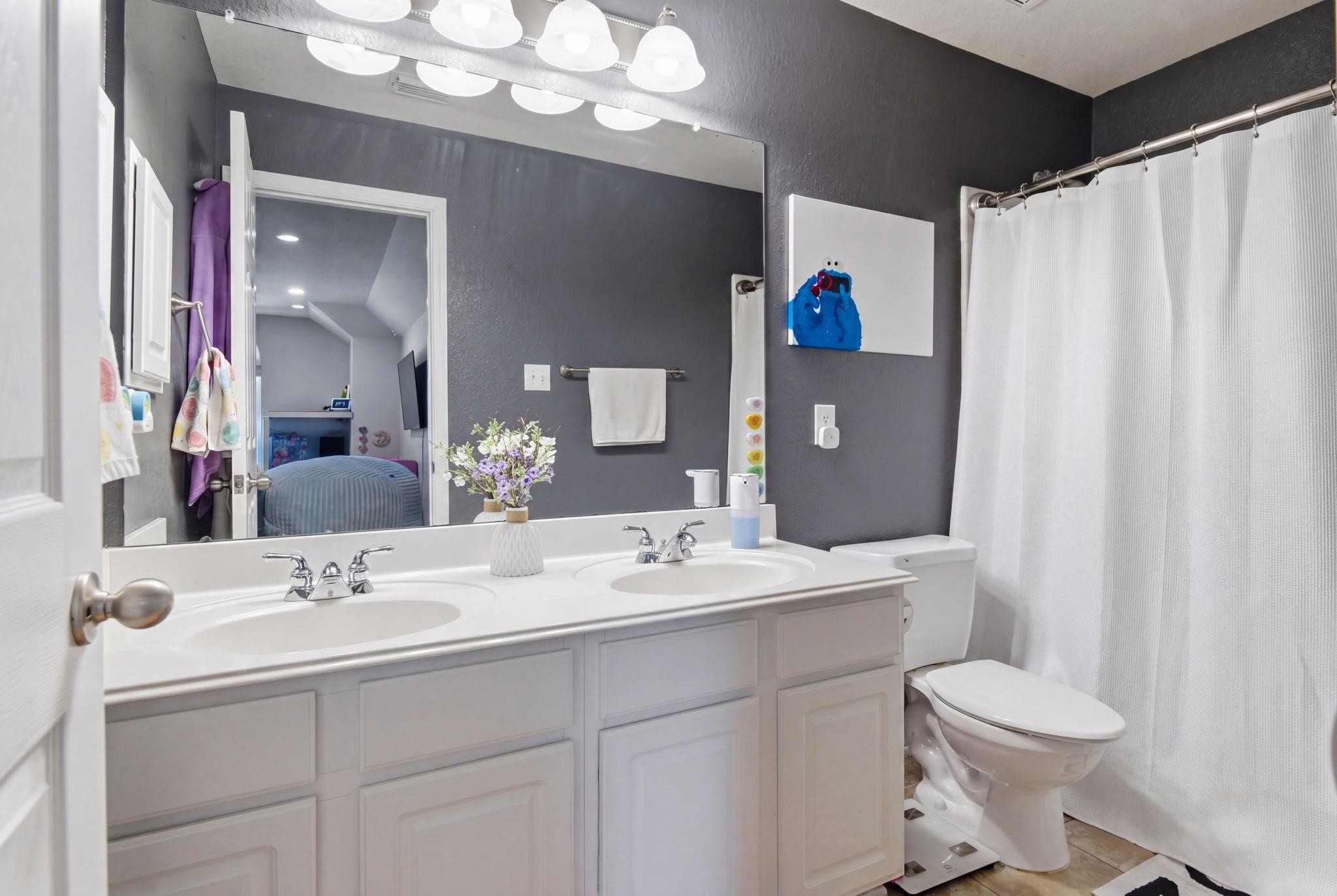 6203 Cash Oaks Drive Spring, TX 77379 - Photo 29 of 35 Every guest gets the VIP treatment.