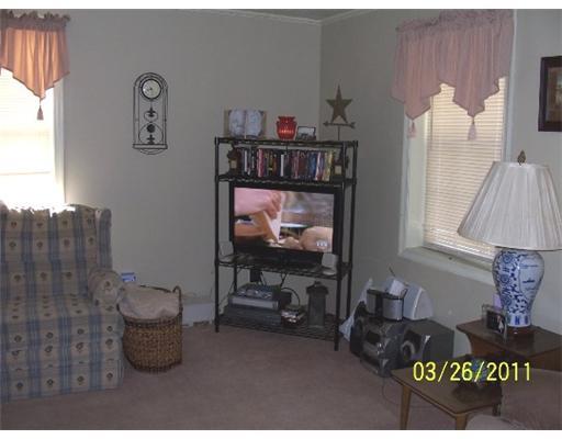 147 Main Street Rices Landing, PA 15357 - Photo 7 of 17 Living Room.