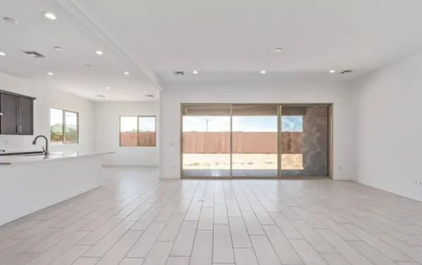 $2,900 | 24136 North 172nd Drive, Surprise, AZ 85387