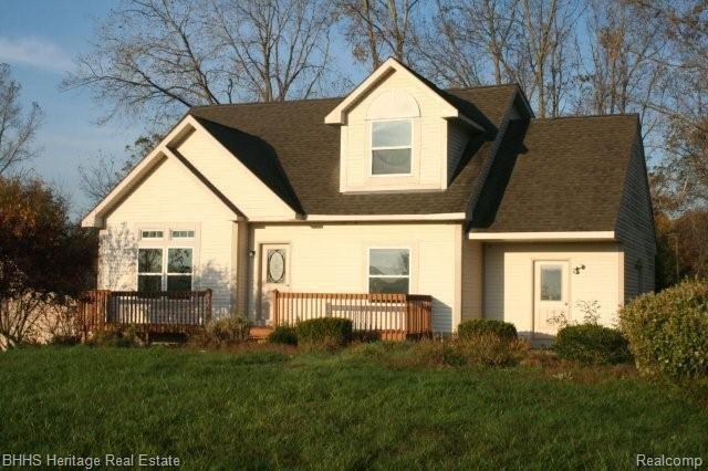 582 Elliott Road Fowlerville, MI 48836 - Photo 2 of 20 Front of House