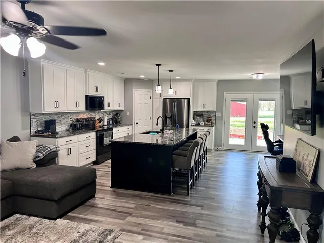 $399,000 | 303 West Chestnut Street, Archie, MO 64725