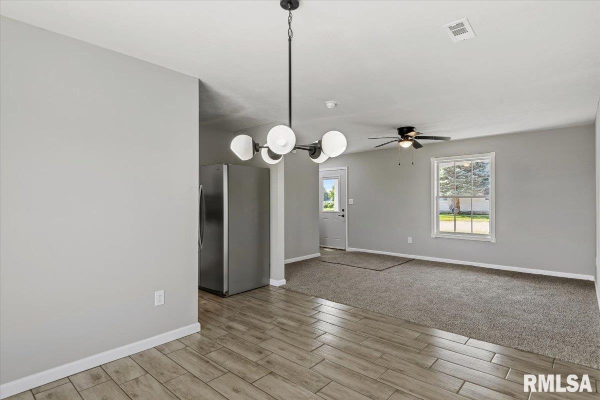 3913 McCormick Drive Springfield, IL 62707 - Photo 8 of 26