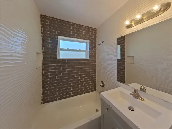 $2,699 | Undisclosed Address, St. Petersburg, FL 33702