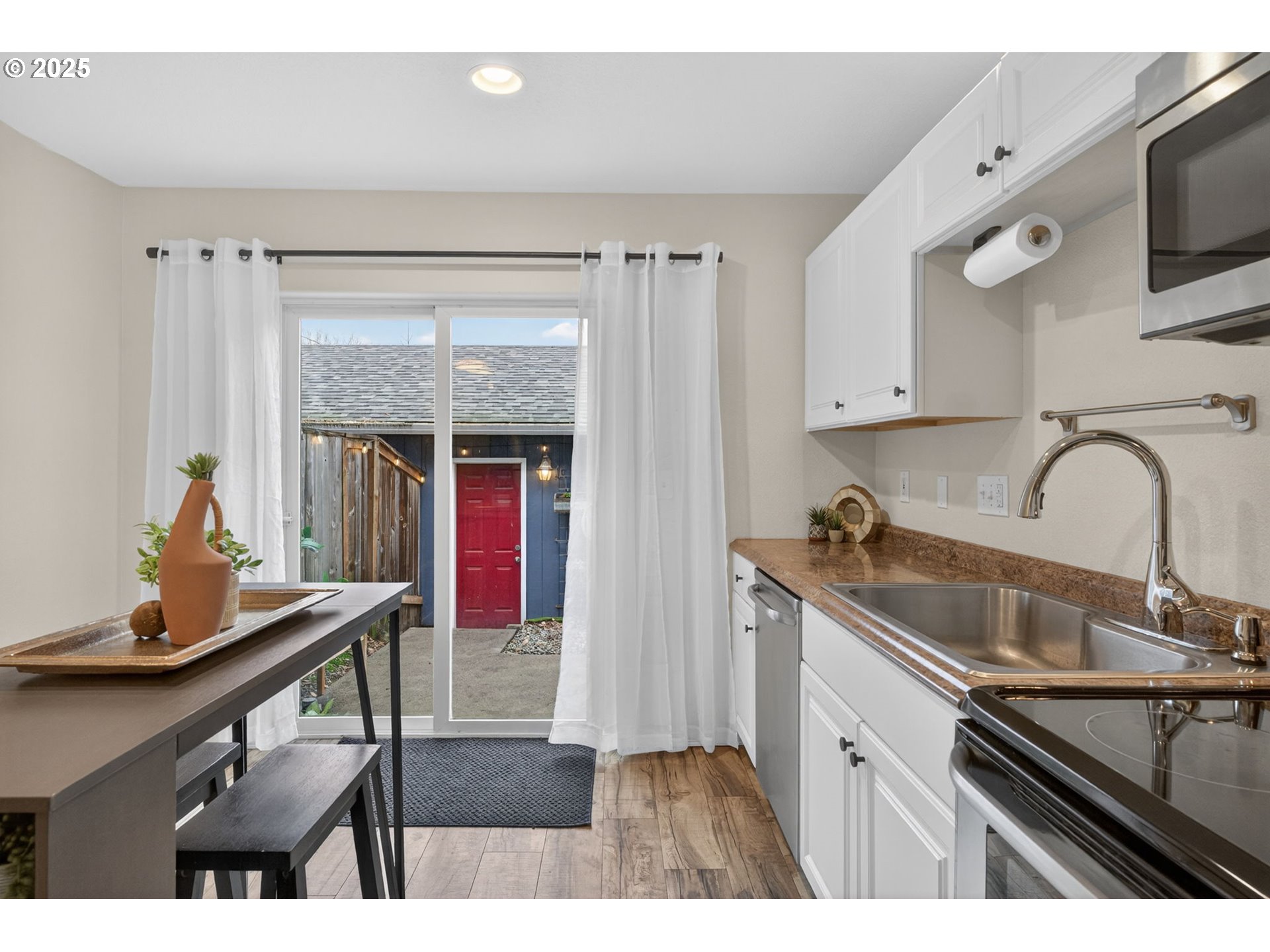 6689 North Columbia Way Portland, OR 97203 - Photo 17 of 35